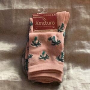 🌴NWT Just Too Awesome 2 Pairs of Fun Women’s Crew Socks Size 5–9 Must Have 🌴
